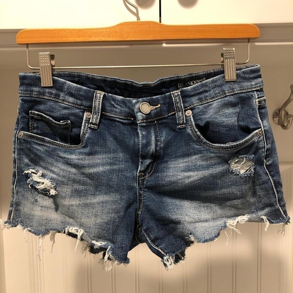 BlankNYC distressed stretch denim shorts - Picture 1 of 4
